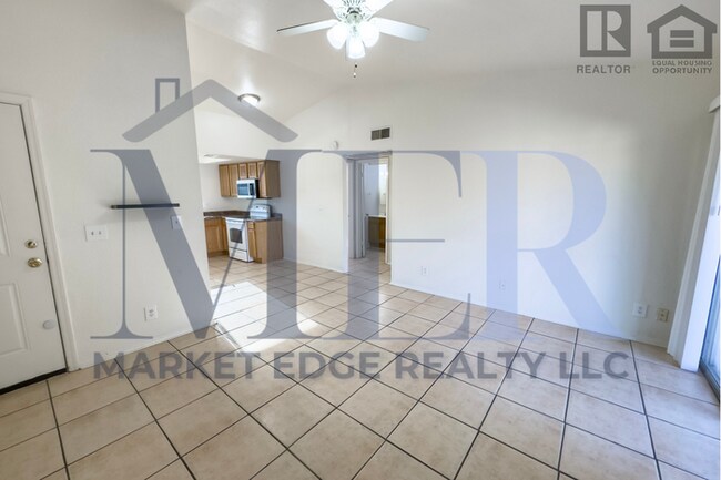 Building Photo - 2Bed/2Bath Apartment at Peoria Ave/19th Ave! Ready for Immediate Move-In! -- All Tile Flooring!