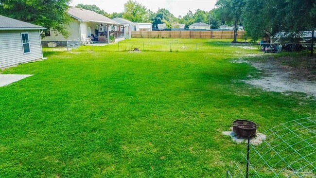 Building Photo - 3328 Broadview Cir