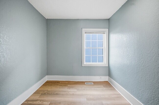 Building Photo - FULLY REMODELED 3 BED, 1.5 BATH HOME FOR RENT IN SUFFOLK!