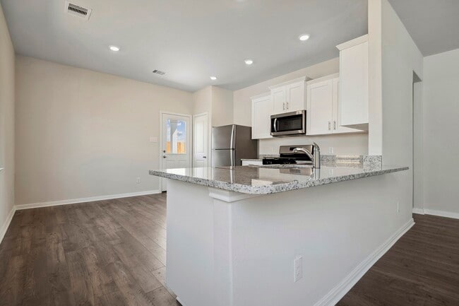 Building Photo - 15858 Berry Hl Dr