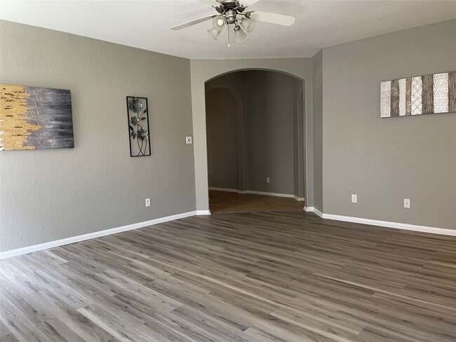 Building Photo - 5426 Rio Dr