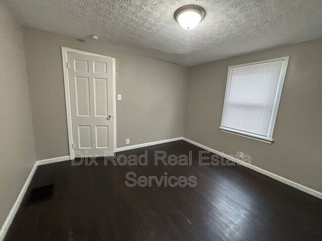 Building Photo - 144 Niagara Ave