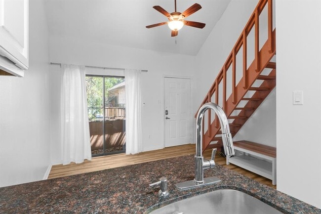 Building Photo - 2714 Nueces St