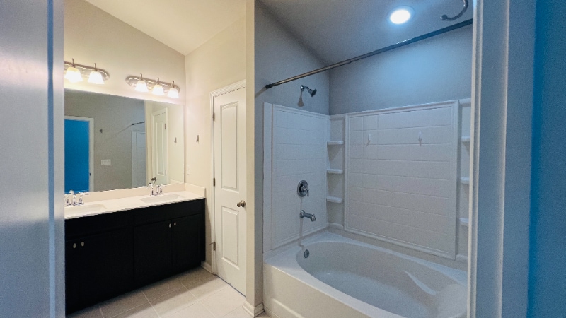 Building Photo - 256 Highland Pointe Cir E