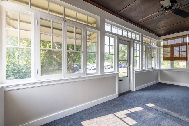 Building Photo - 757 Holt Rd
