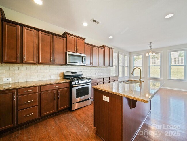 Building Photo - 10205 Falling Leaf Dr NW