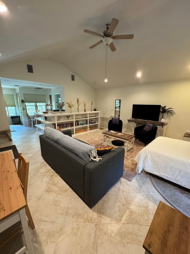 Building Photo - 2802 Horseshoe Bend Cove