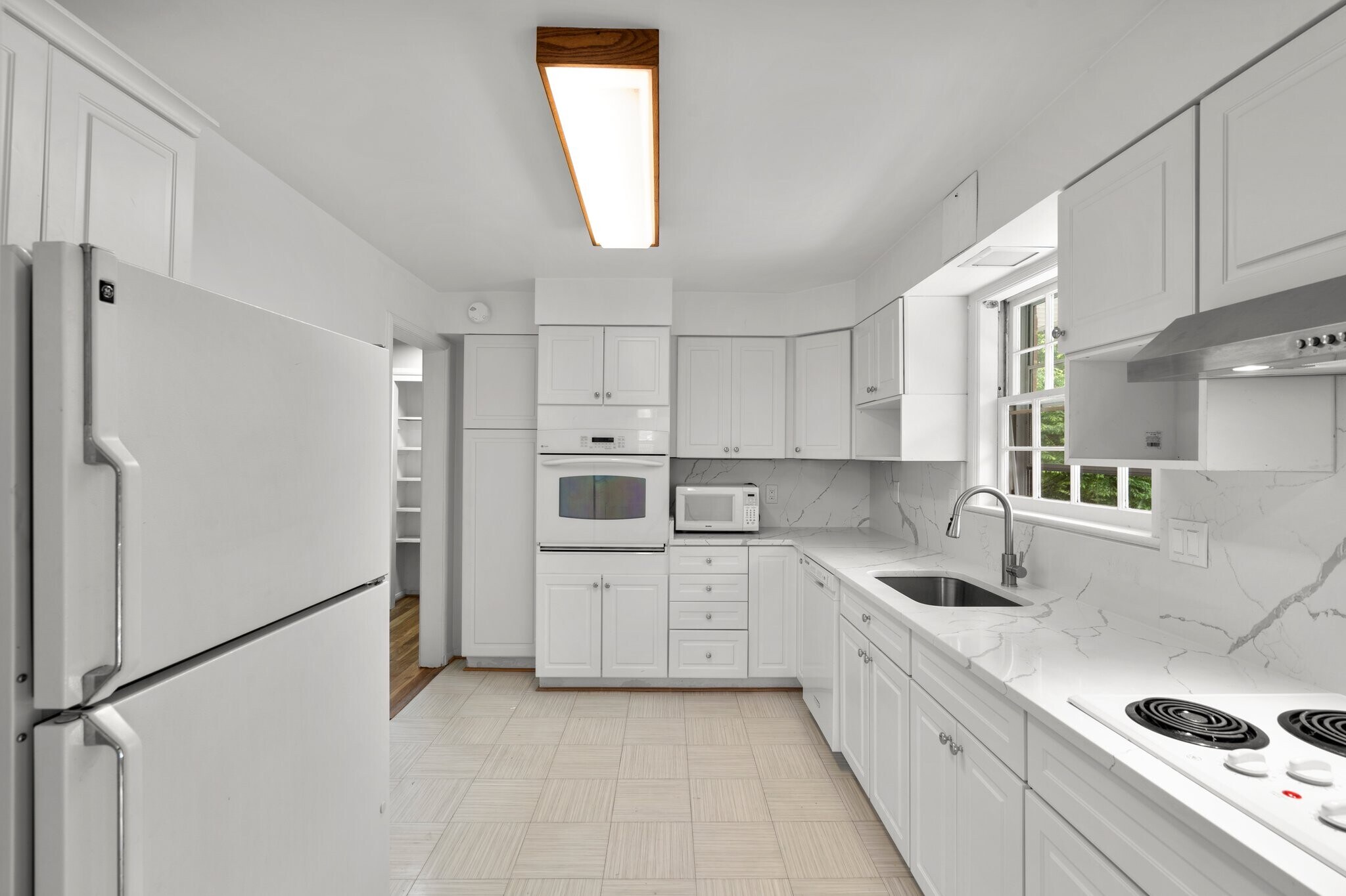 Building Photo - 4907 Elsmere Ave
