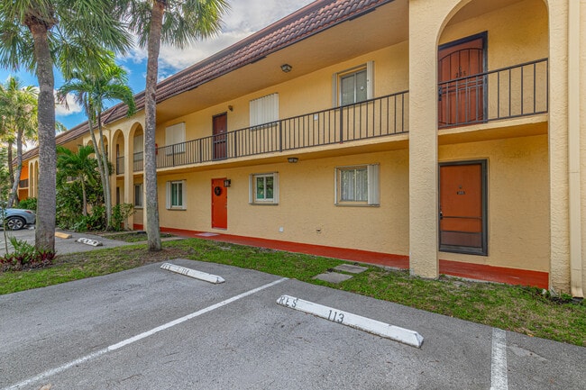 Building Photo - 848 SW 9th St Cir