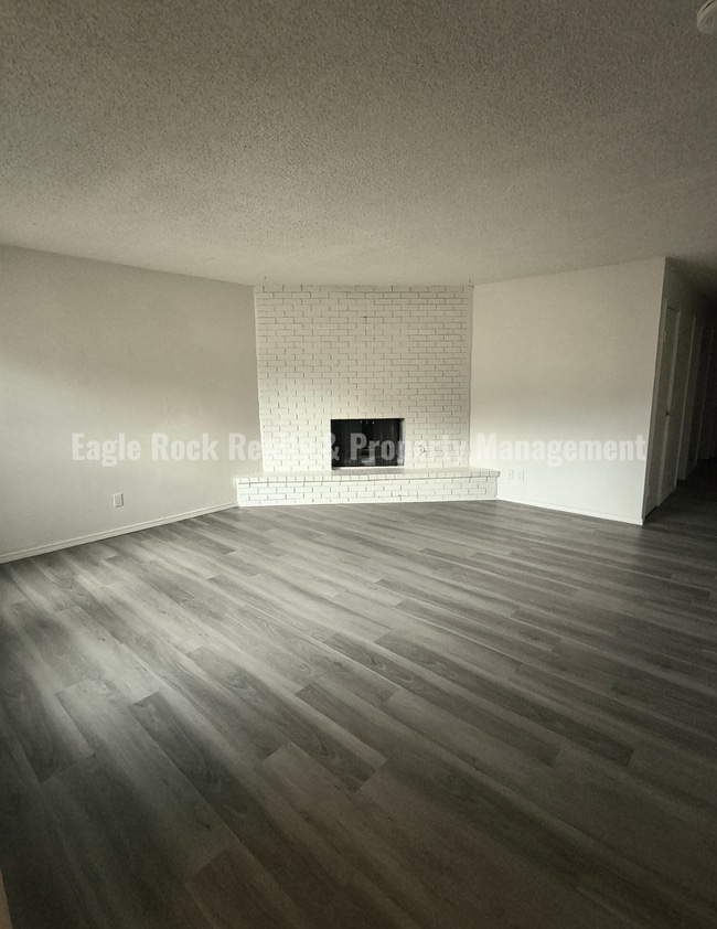 Building Photo - 4627 S 72nd E Pl