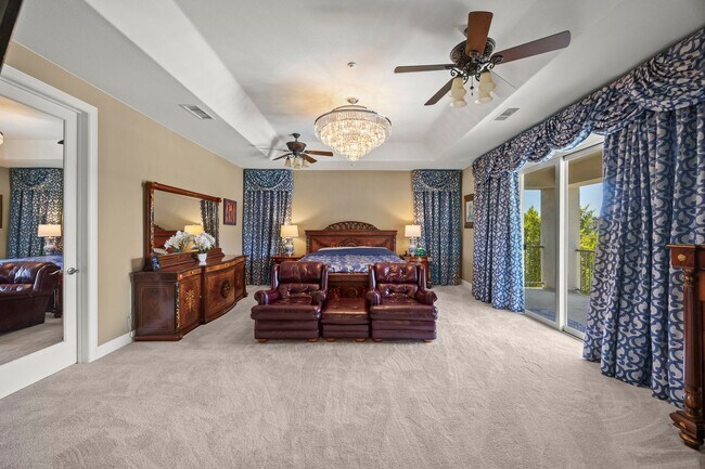 Building Photo - Exquisite Luxury Living in the Moorpark Co...