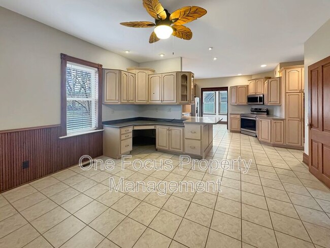 Building Photo - 340 Washington St N