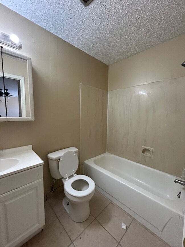 Building Photo - 751 Hammond Manor Dr