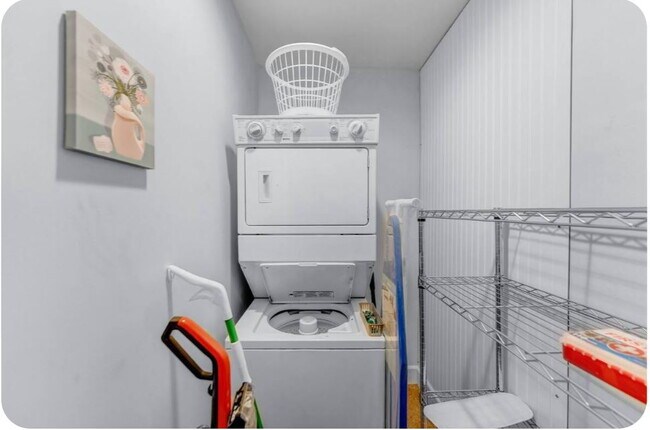 Building Photo - Furnished 1-Bedroom Apartment with Private Entrance and Free Laundry