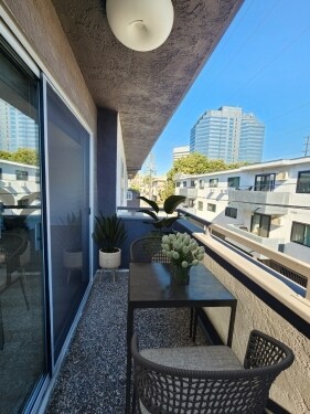 Interior Photo - 1310 Wellesley Ave