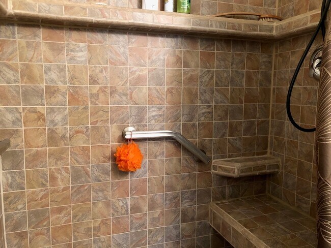 Building Photo - Available from May to November 2026!  Lovely Waterfront Home in 45+ Active Adult Resort Community...