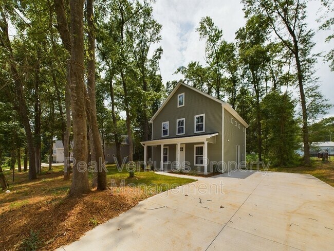 Building Photo - 113 Norbert Ln