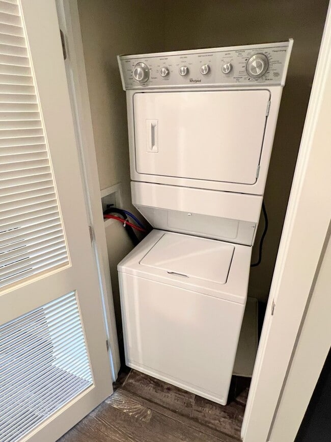 Building Photo - 1 Bedroom Apartment in Lynchburg