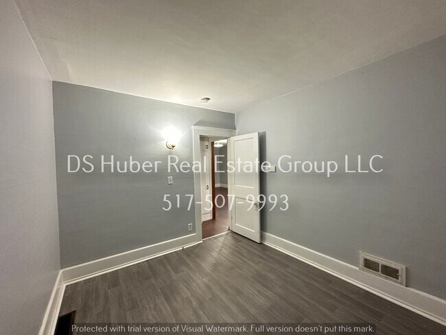 Building Photo - 1415 Lansing Ave