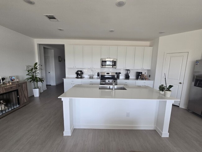 Building Photo - 3061 Avenida Sonoma Dr