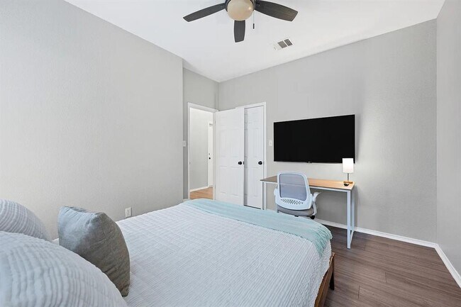 Building Photo - 11306 Avering Ln