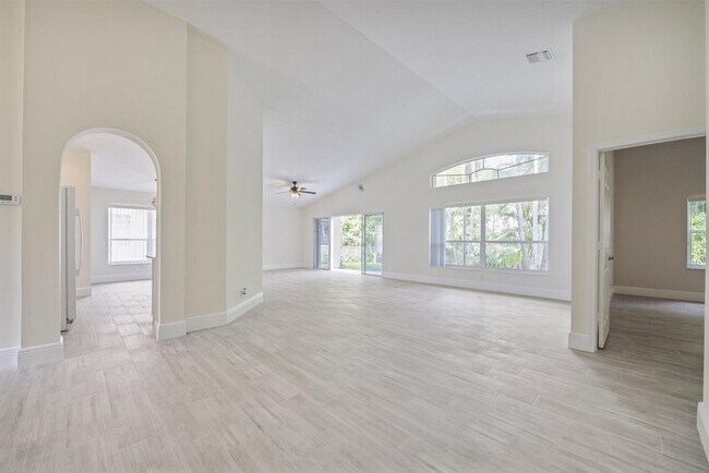 Building Photo - 172 Jones Creek Dr
