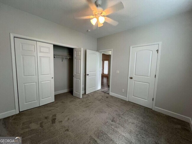 Building Photo - 203 Waters Edge Dr