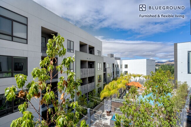 Building Photo - 1800 Lacassie Ave