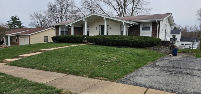 Building Photo - 11864 Featherwood Dr