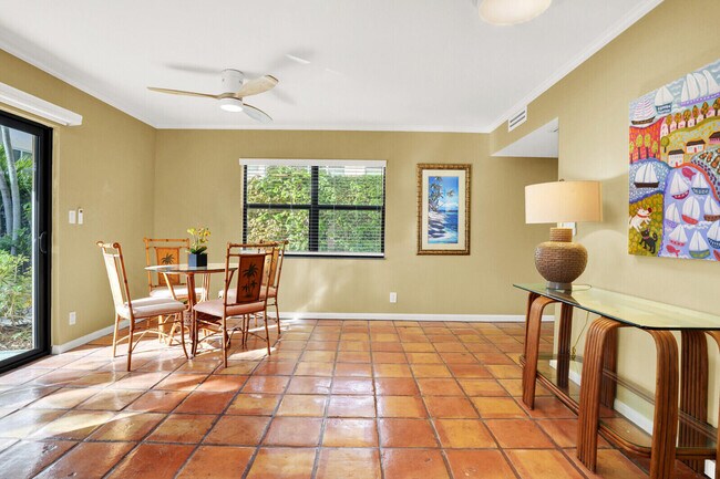 Building Photo - 300 Inlet Way