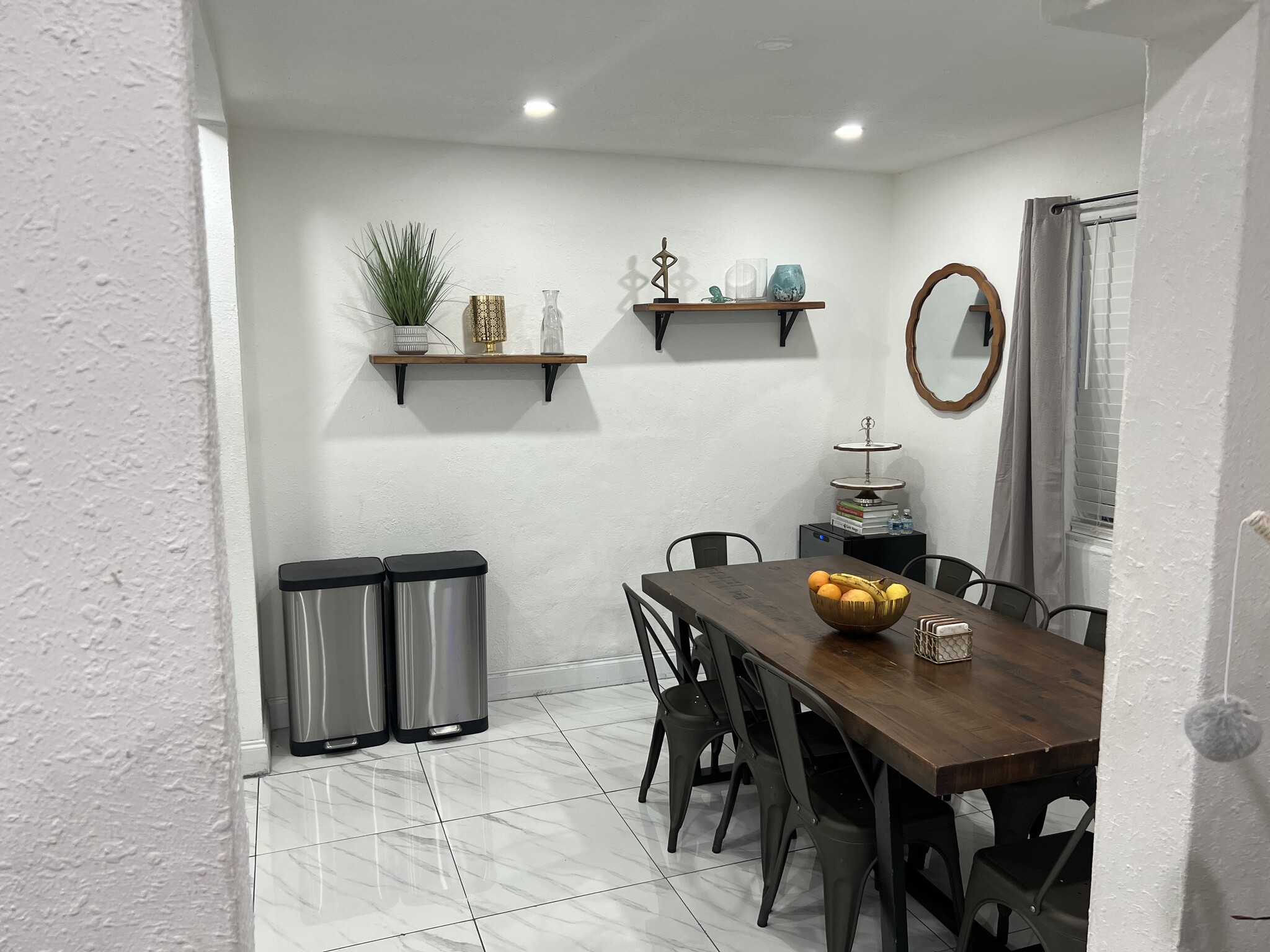 Building Photo - 4200 NW 11th Ct