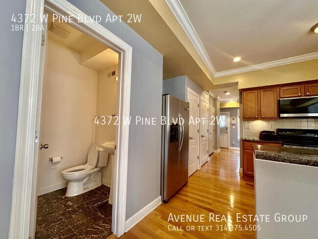Building Photo - 4372 W Pine Blvd