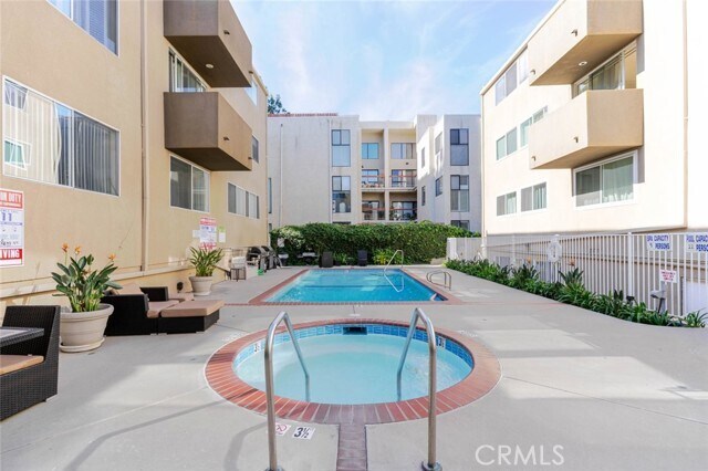 Building Photo - 14141 Dickens St