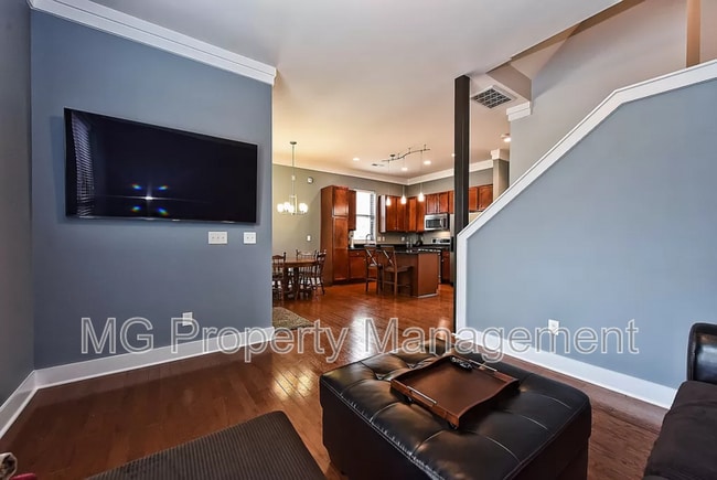 Building Photo - 3475 Spencer St