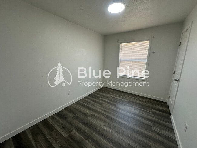 Building Photo - 577-577 Tendoy Dr