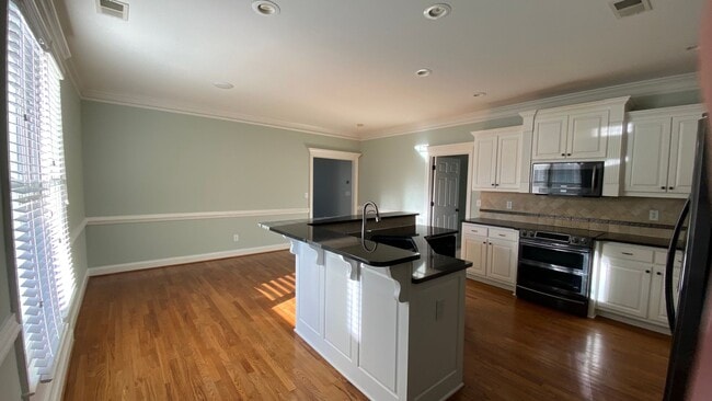 Building Photo - Harbor Club, Carriage Ridge - 3bd/2.5ba