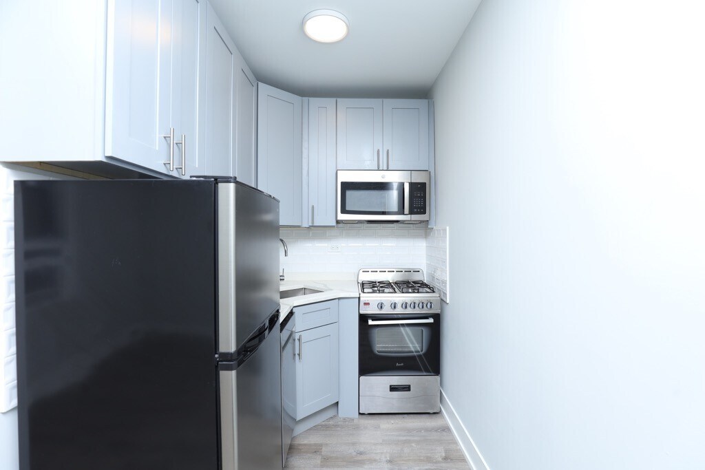 Building Photo - 508 W Belmont