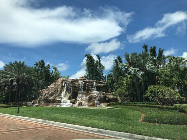 Building Photo - Rare Find! Gorgeous 3/2 villa with garage in Boca Pointe!