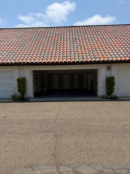 Building Photo - 16430 Avenida Venusto