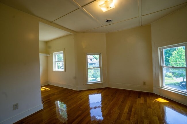 Building Photo - 556 Columbus Ave