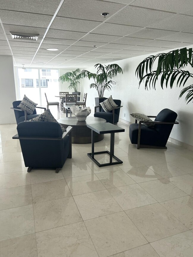 Building Photo - 4511 S Ocean Blvd