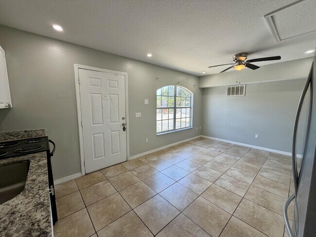 Building Photo - Cozy 1-Bedroom in Davenport – Utilities Included | $1,100/mo