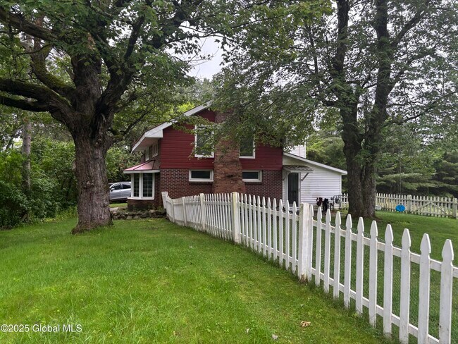 Building Photo - 148 Edie Rd