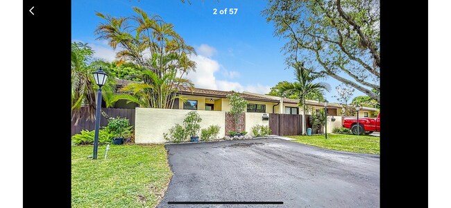 Primary Photo - 13804 Kendale Lakes Dr