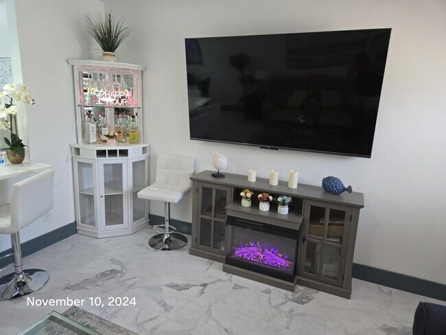 Building Photo - 2909 Middle River Dr