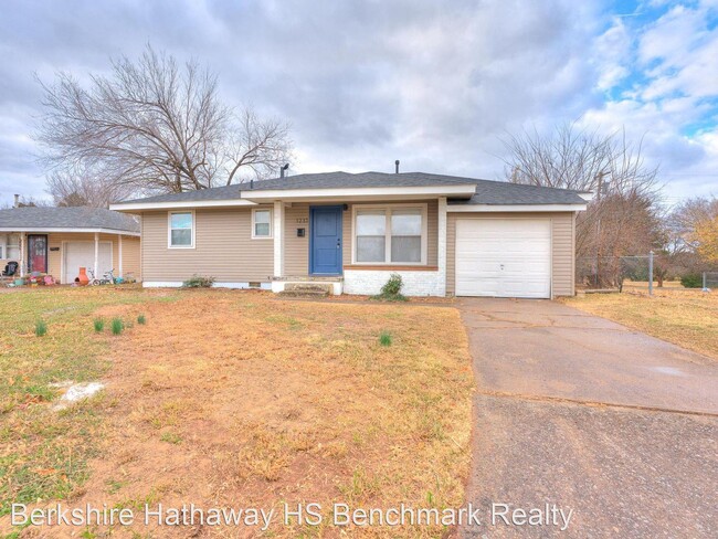 Primary Photo - 3 br, 1 bath House - 1233 Sherry Ln