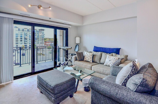 Building Photo - 111 N Ashley St