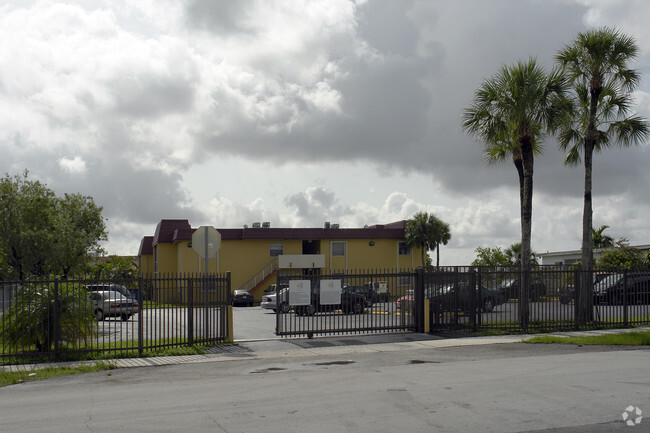 Building Photo - Town Park Apartments