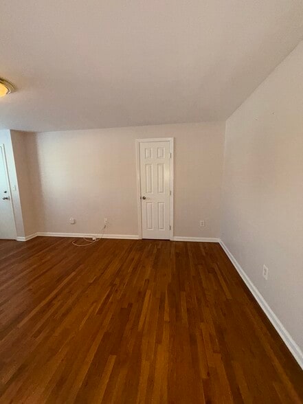 Building Photo - 186 Seaton Rd