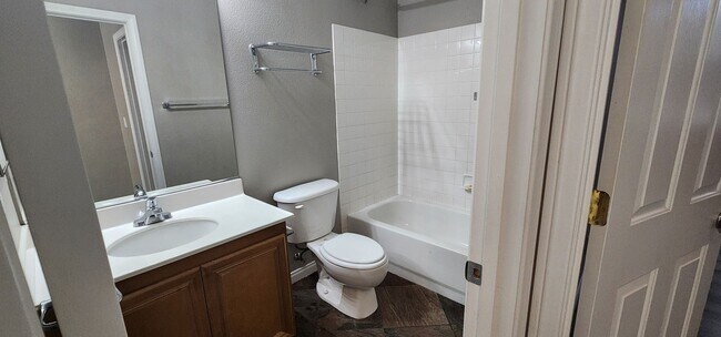 Building Photo - Lone Mountain Heights Luxury Living! 1st-m...